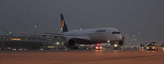 Lufthansa Airbus A350-900XWB  D-AIXA - erste Landung auf dem Heimatflughafen München am 21.12.2016 (gFoto: Marikka-Laila Maisel)